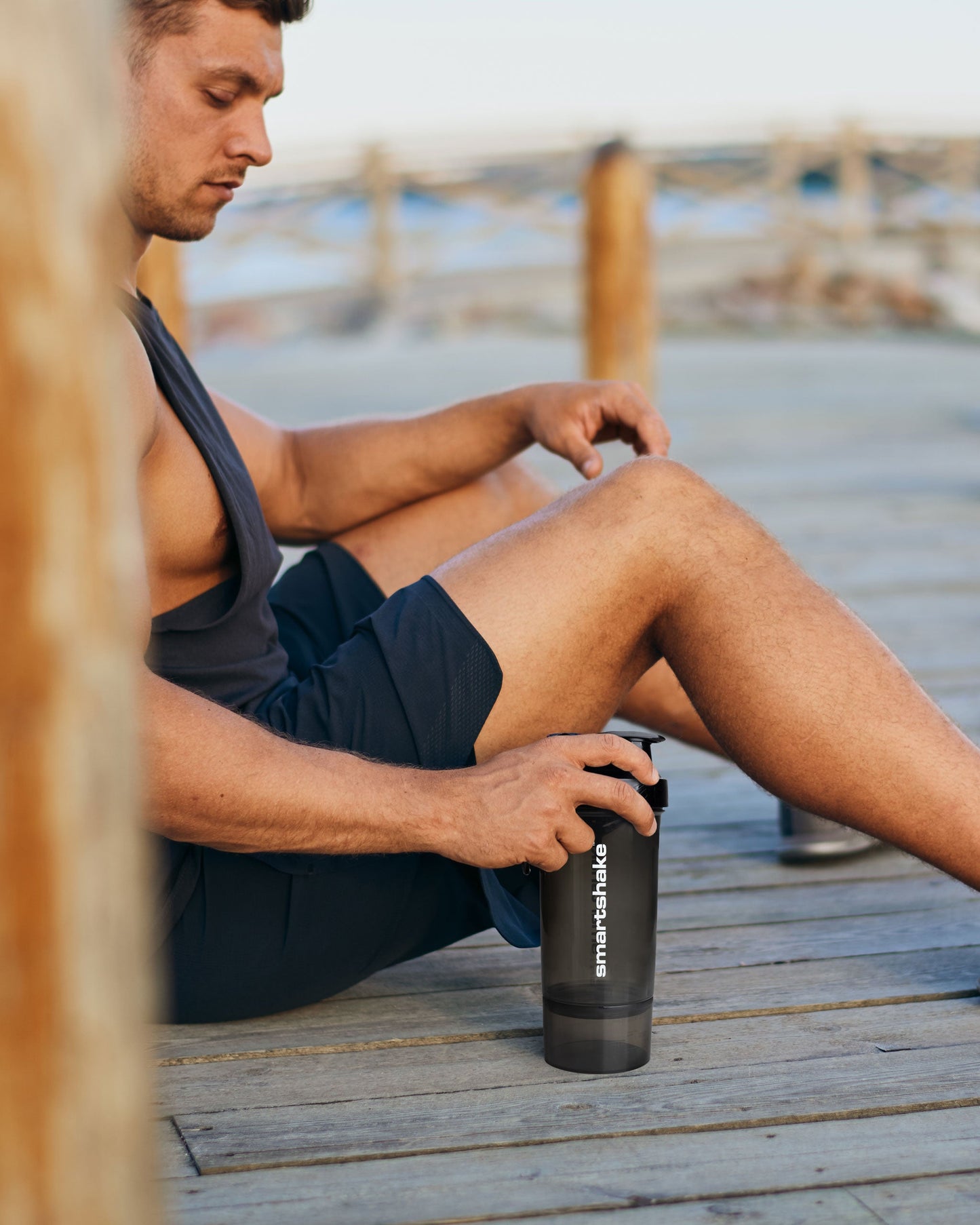 original2go-one-gunsmoke-black-z0 Smartshake_Original2Go-ONE-Gunsmoke-Black_lifestyle2.jpg