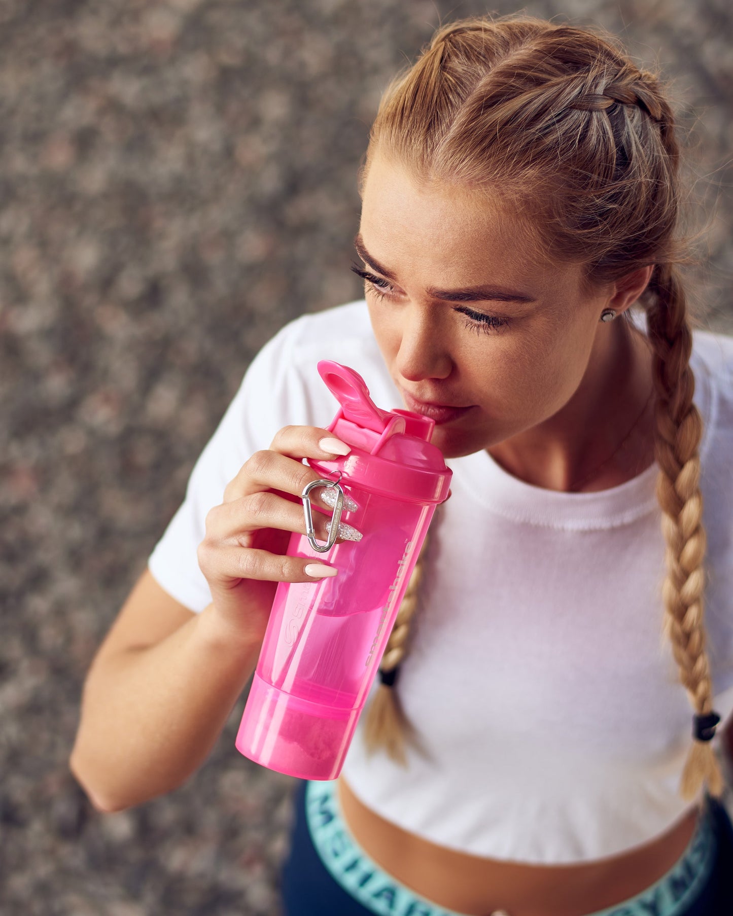 slim-pink-w0 Smartshake_Slim_pink_lifestyle.jpg