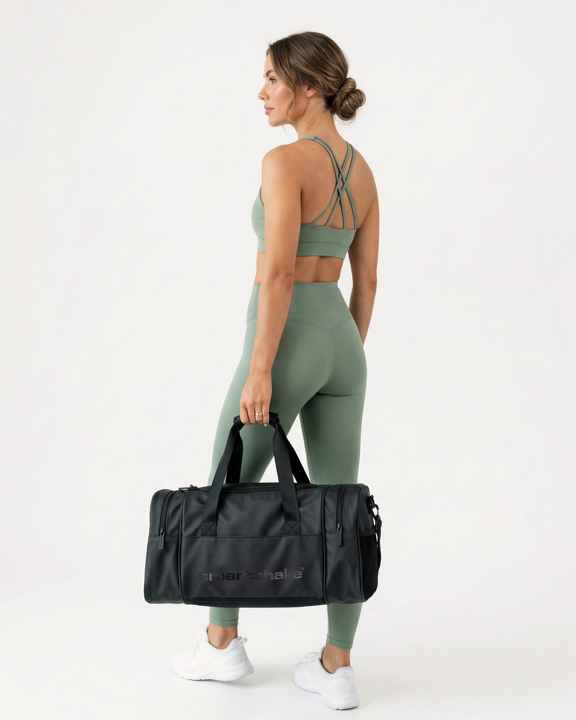 gym-bag-black-r3 Smartshake_GymBag_Black_lifestyle4_39cb3c06-8267-4a3c-8ba4-17ffef457cbf.jpg