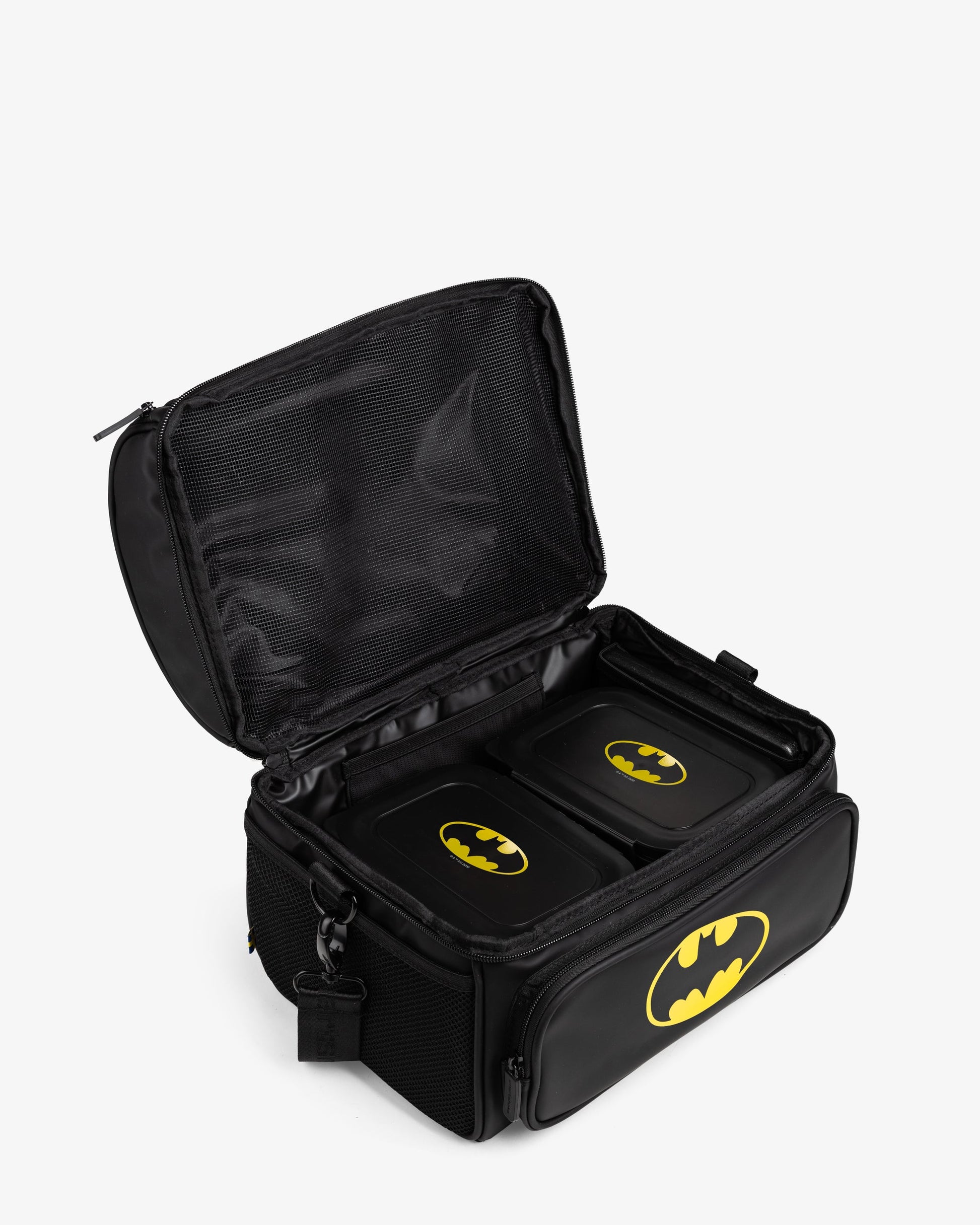 meal-prep-bag-batman-with-4-food-containers-and-2-ice-packs-i8 Smartshake_Meal_Prep_Bag_Batman_open.jpg