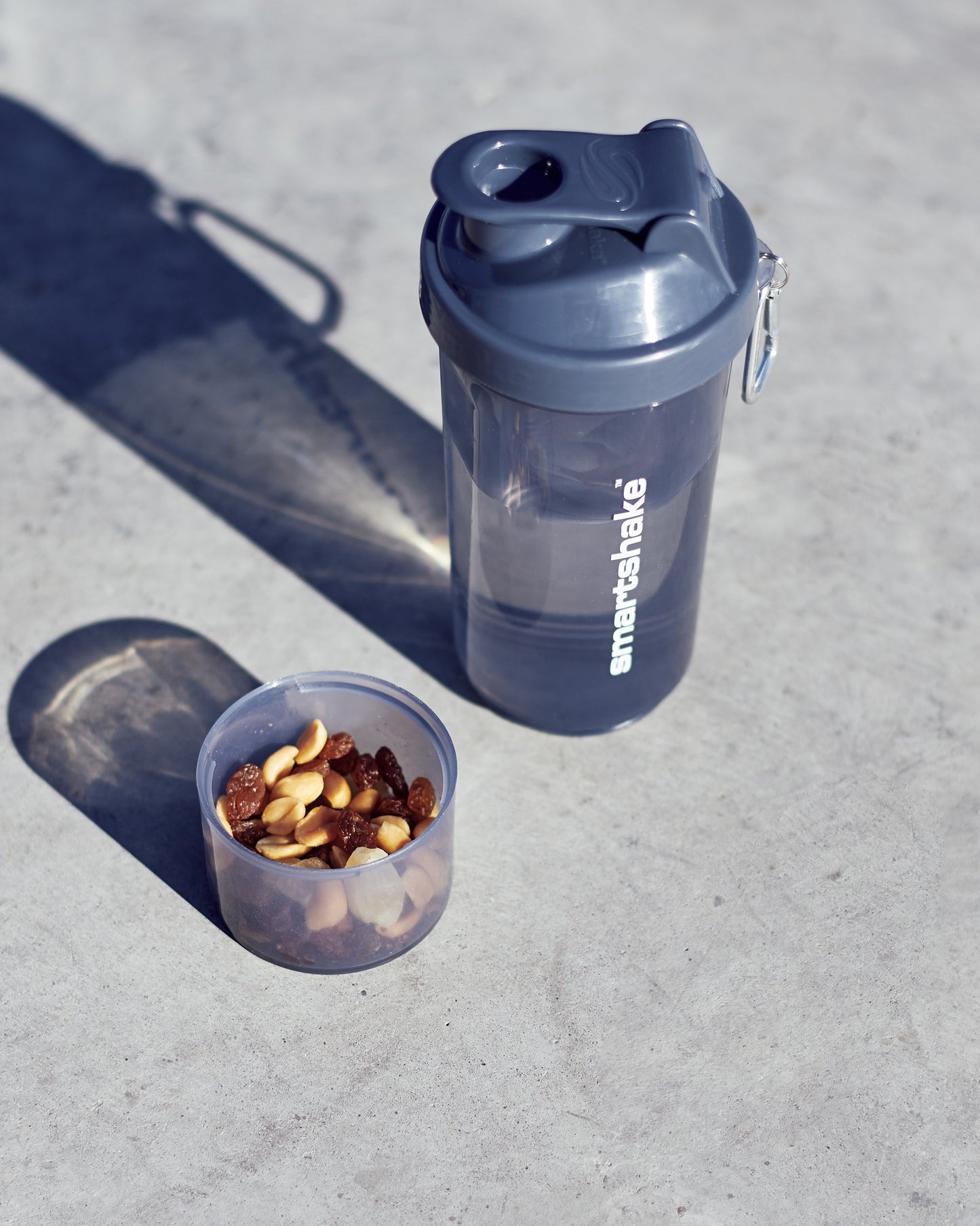slim-stormy-gray-i3 Smartshake_Slim_gray_lifestyle.jpg